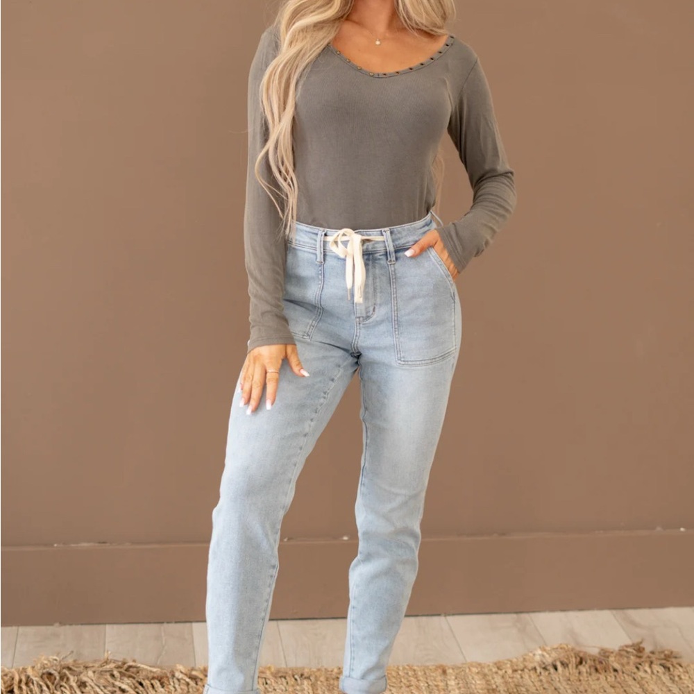 Judy Blue High Rise Jogger Boyfriend Jean